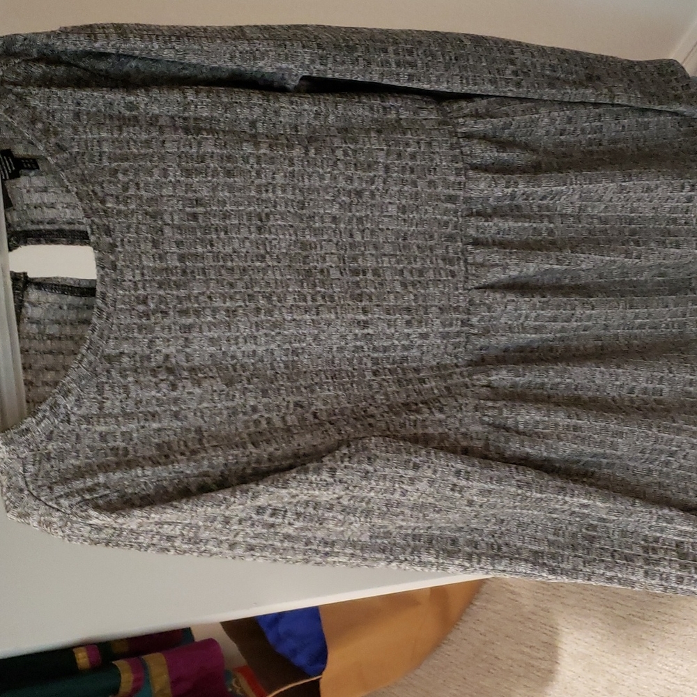 Dress - Picture 2 of 3